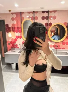 Фото проститутки Выезд WhatsAp 1